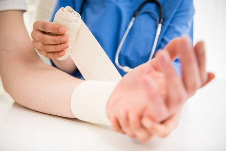 treating cuts and puncture wounds